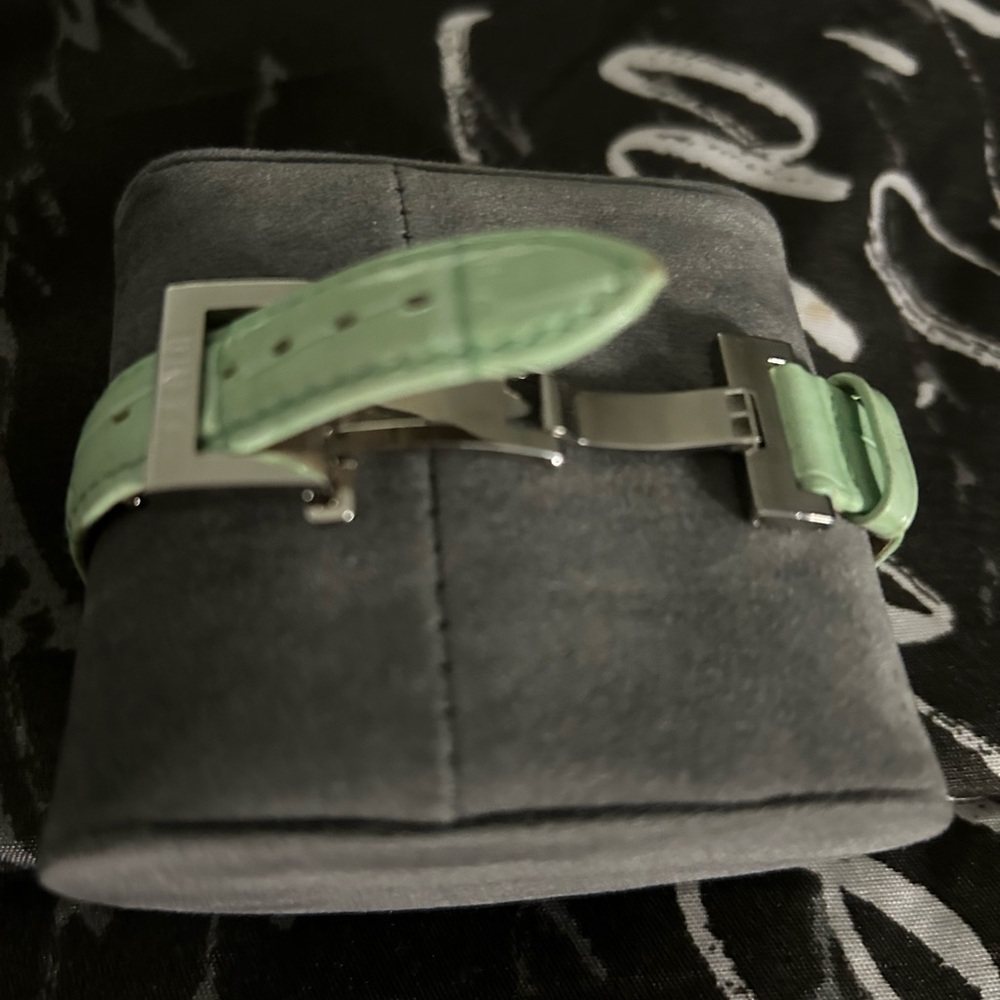Authentic Fendi Watch - Picture 3 of 8